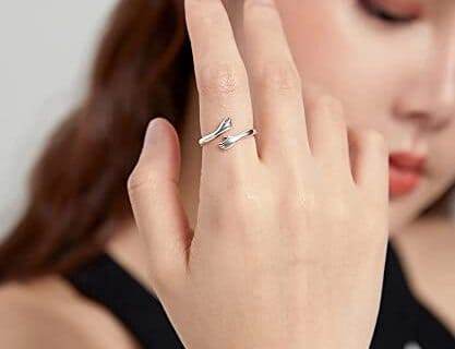 Aemorio Hug Rings for Women Girls Silver Hugging Hands Open Promise Ring Jewelry Hug Hands Mens Rings Couples Wedding Bands - Aemorio