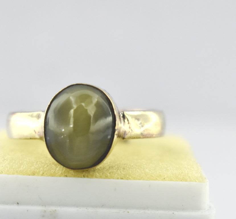 Cat's Eye (Lehsunia) Ring in Panchdhatu – Gold-Plated - Aemorio