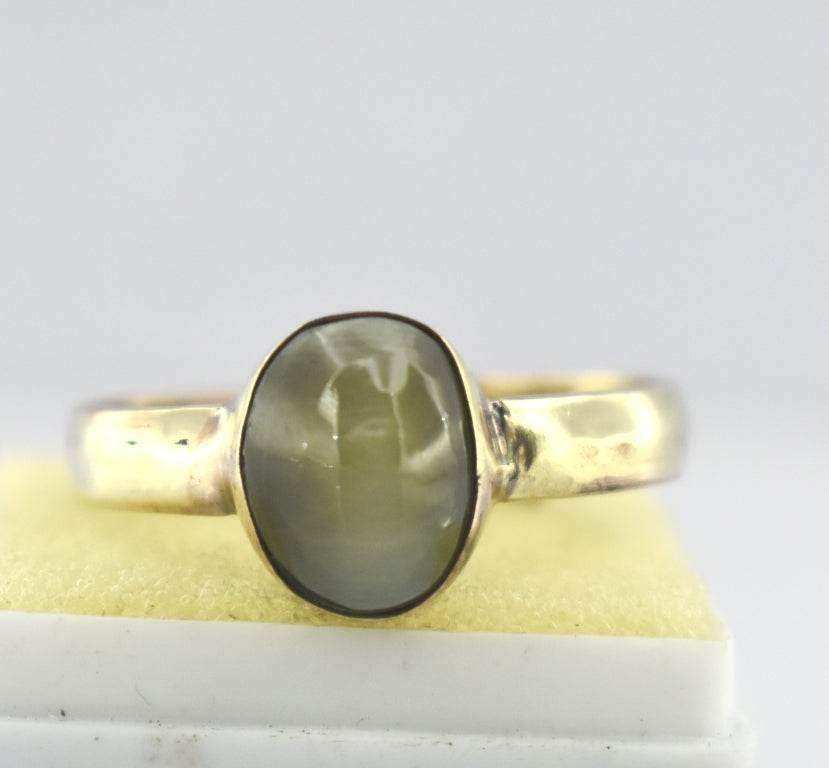 Cat's Eye (Lehsunia) Ring in Panchdhatu – Gold-Plated - Aemorio