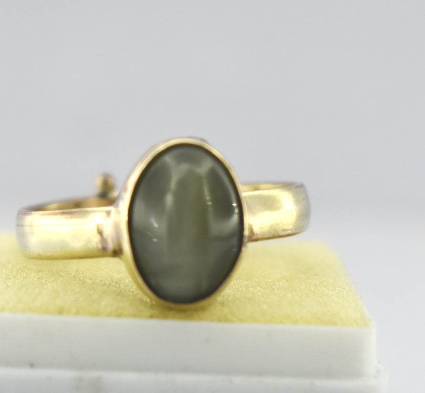 Cat's Eye (Lehsunia) Ring in Panchdhatu – Gold-Plated - Aemorio