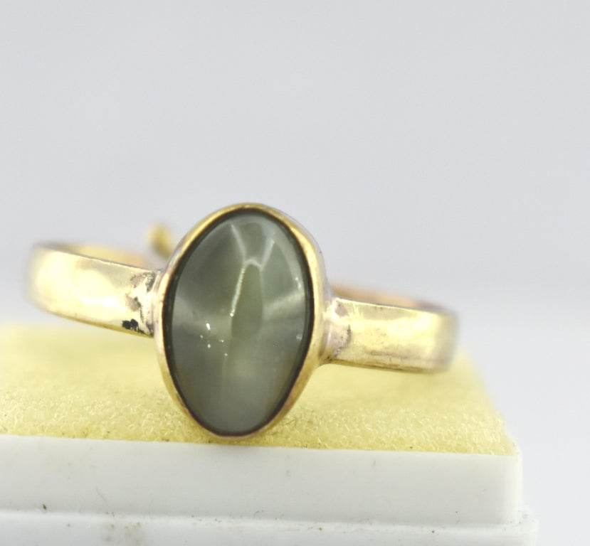 Cat's Eye (Lehsunia) Ring in Panchdhatu – Gold-Plated - Aemorio