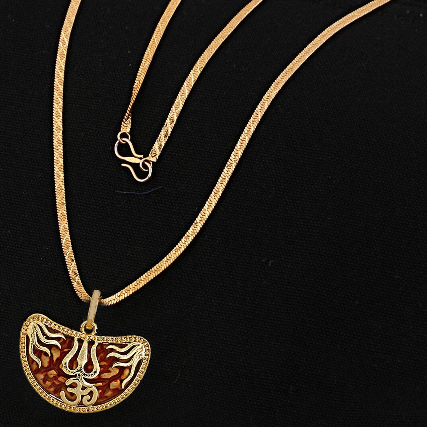 Kaju Rudraksha 1 Mukhi Pendant - Golden Brass Locket - Aemorio