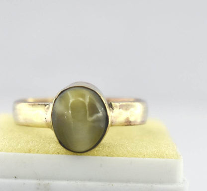 Cat's Eye (Lehsunia) Ring in Panchdhatu – Gold-Plated - Aemorio