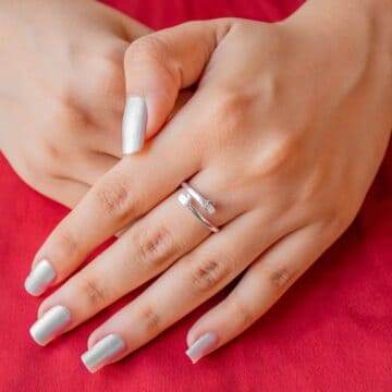 Aemorio Hug Rings for Women Girls Silver Hugging Hands Open Promise Ring Jewelry Hug Hands Mens Rings Couples Wedding Bands - Aemorio
