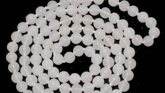 White Agate (Hakik) Japa Mala – 108+1 Beads (6mm) - Aemorio