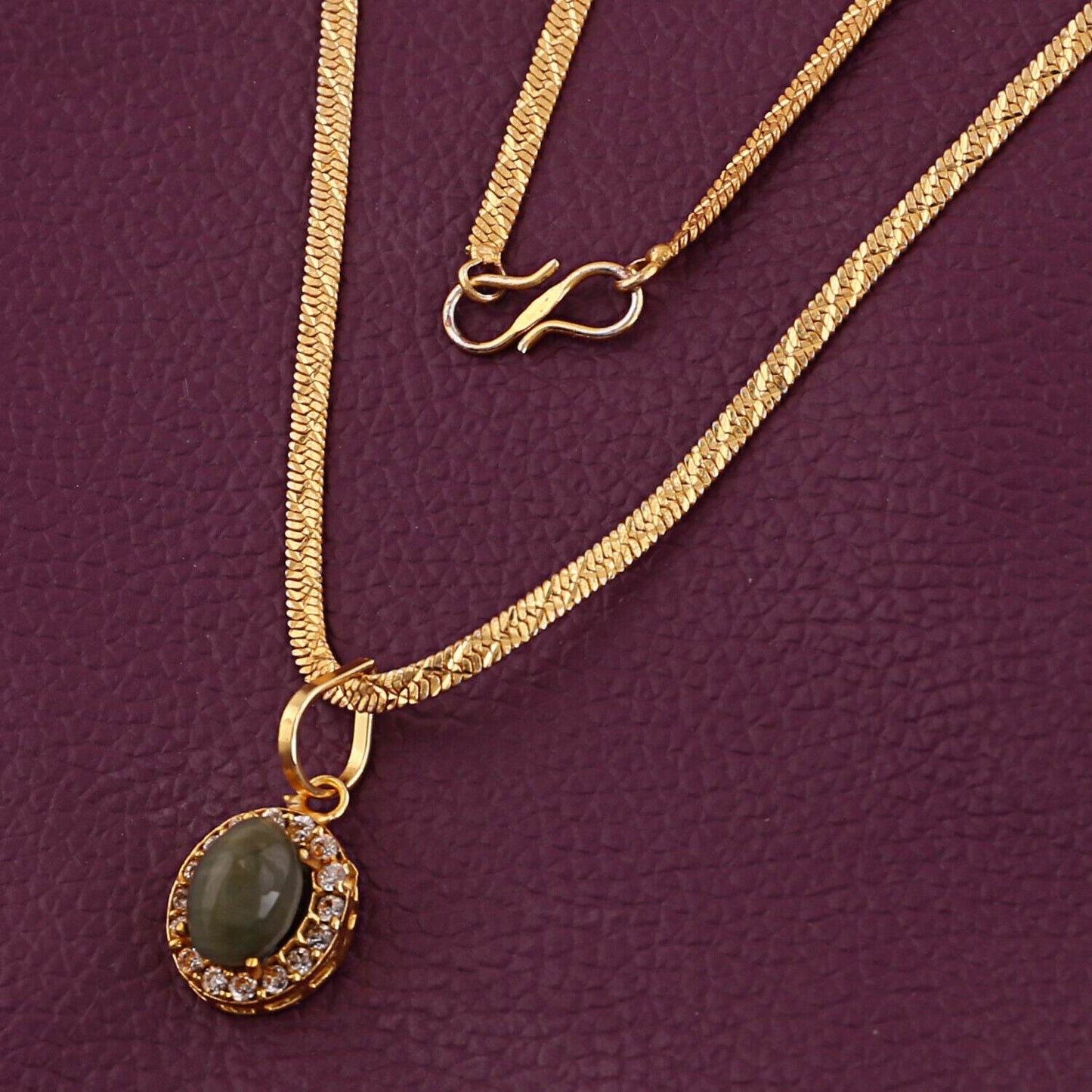 Gold-Plated Oval Cat's Eye Pendant with Synthetic Stone - Aemorio