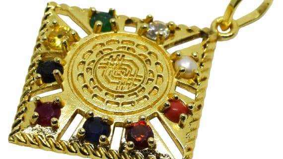 🪷 Navratana Sri Yantra Square Pendant – Divine Energy in Style Enhance your life with sacred geometry and powerful gemstones - Aemorio